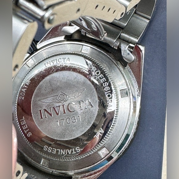 Men’s Invicta Watch - Picture 4 of 5